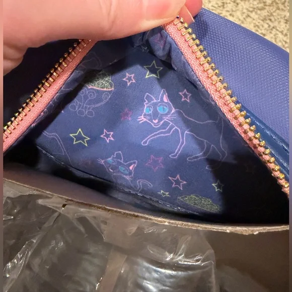 NWT Loungefly Coraline Seeing Stone Glow-In-The-Dark Stars Mini Backpack - Picture 8 of 9